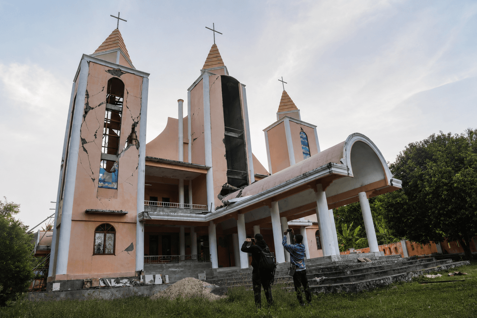 Gereja Ternate Dampak Gempa